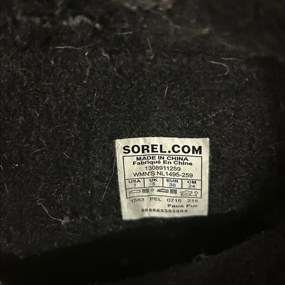 Sorel Black Plush-Lined Boot Label - Picture 2 of 6